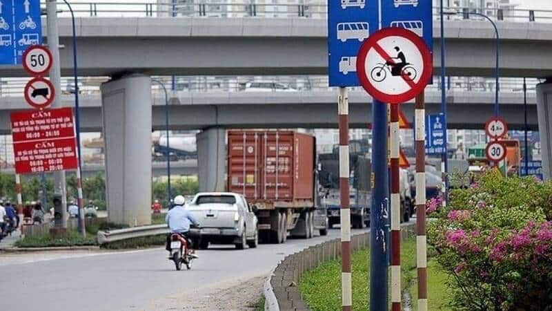 Lỗi đi vào đường cấm xe máy 
